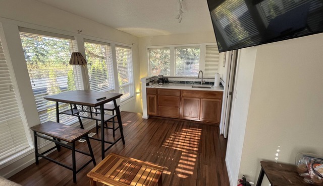 Private Bull Mountain Apartment
