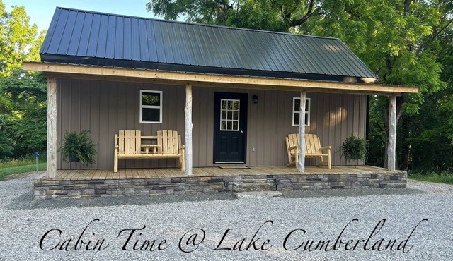 Private, cozy 2-bedroom cabin located minutes from Lake Cumberland & Dale Hollow