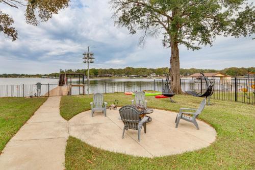 Private Dock & Yard! Modern Getaway in Mabank in Mabank