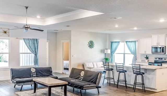 Private home with large kitchen, patio/yard & fast WiFi - close to sound & Gulf