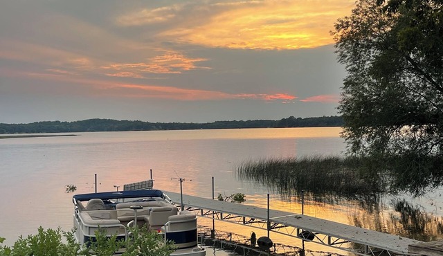 Private island cabin with ALL the amenities!