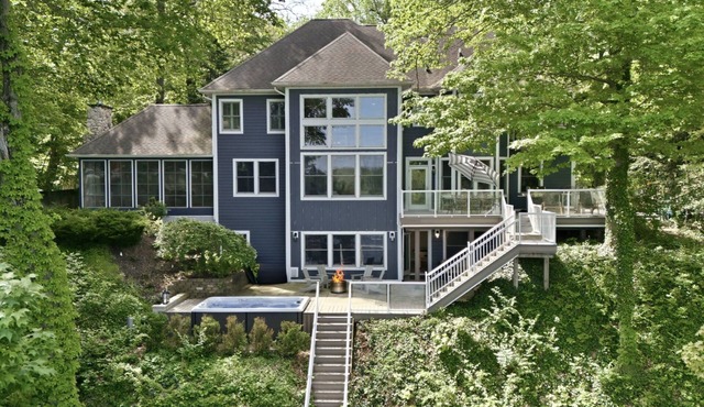 Private Lakefront Escape, Launch boat from dock, swim island, hot tub, game room