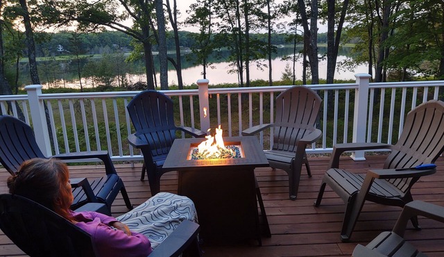 Private Lakefront Retreat-Quiet Getaway