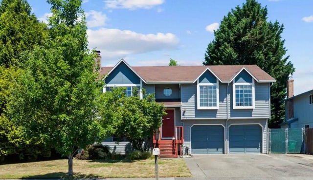 Private level of the house with SPA near PDX and famous waterfalls and mountain!