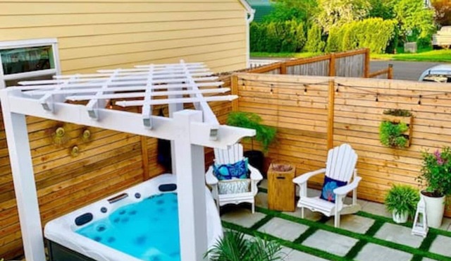 Private New Garden Apartment w Hot Tub