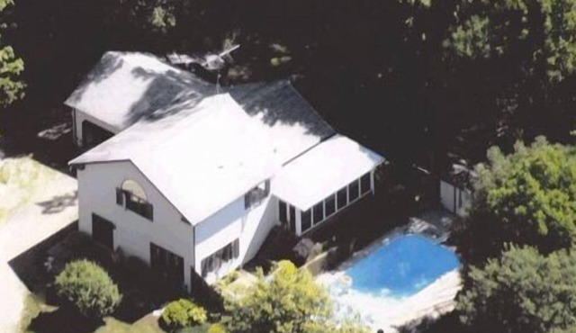 PRIVATE POOL, close to Public Beaches, Wineries, Golf Courses, Fishing,Boating