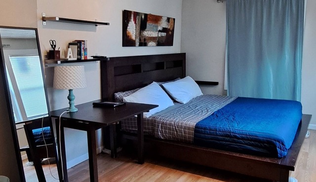 Private studio, ideal for students on rotation and those with business at OHSU.