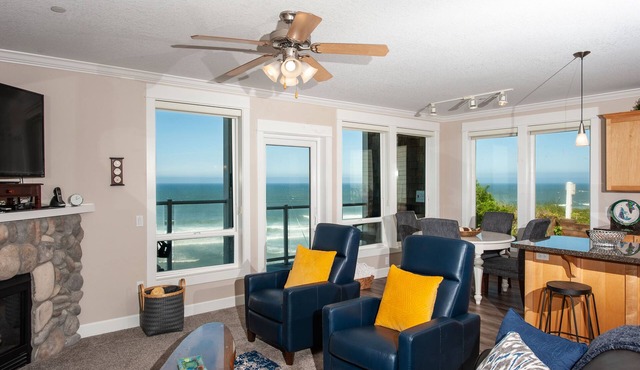 Promo! Second Floor Corner Condo, Oceanfront, Private Hot Tub, Pool, Wifi