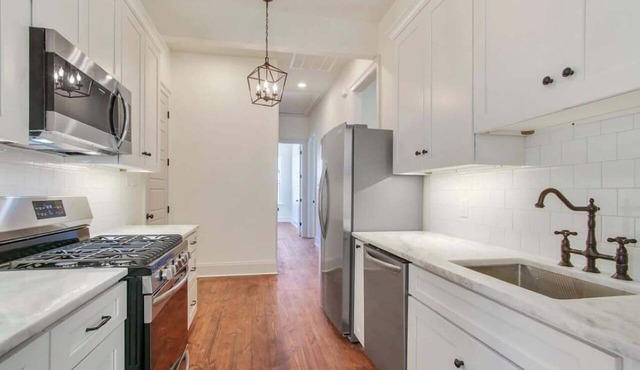 Quaint Charm: NOLA Vintage Home near St. Charles