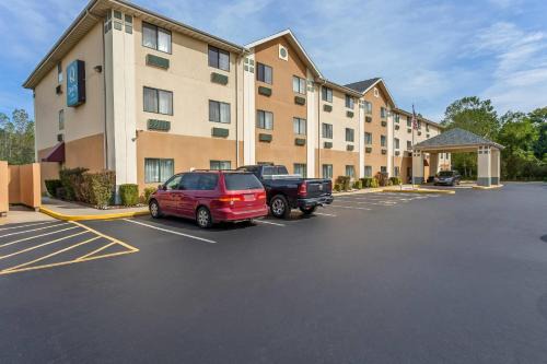 Quality Inn-Sawyer