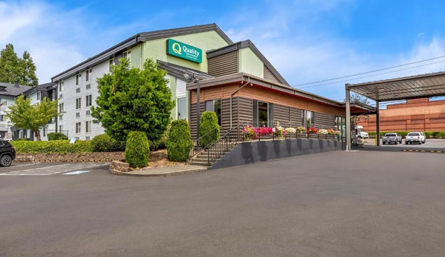 Quality Inn & Suites Clackamas - Portland
