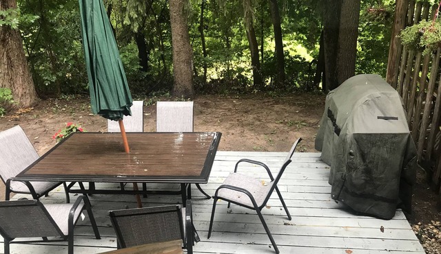 Quiet 2 Bedroom, Sleeps up to 8, dog friendly.