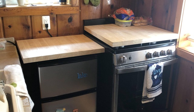 Quiet Corey Cove One Bedroom Cabin With Otsego Lake Views, Close to Skiing