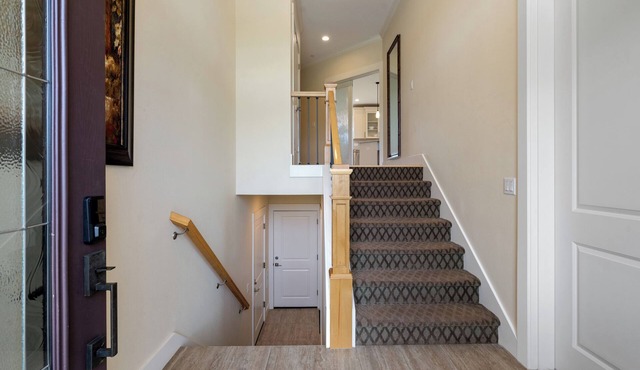 Quiet, Secluded, High End Home Near PDX