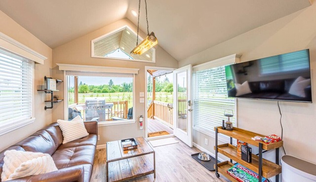 Rainforest Tiny Home Retreat: Industrial