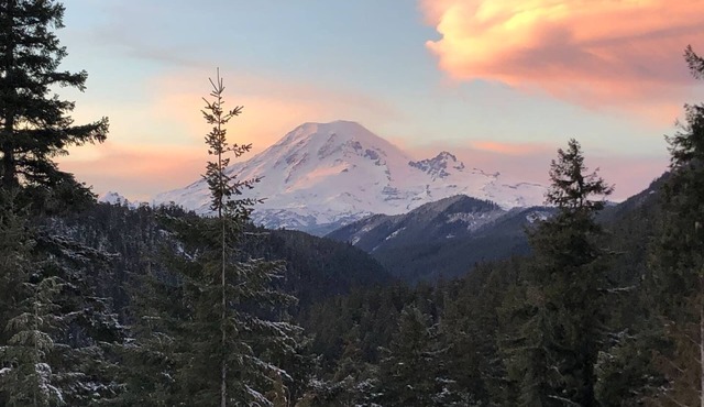 Rainier Retreat close to White Pass