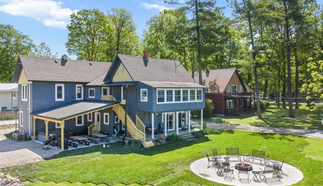 Rare 9BR Luxury Retreat ~4 Bath ~Hot Tub ~Game Room ~2 Kitchens ~Lake Access