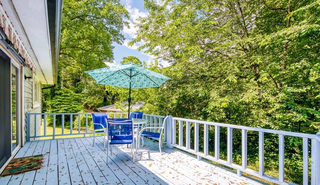Recently renovated home in quiet location with decks, WiFi, fireplace, AC, & W/D
