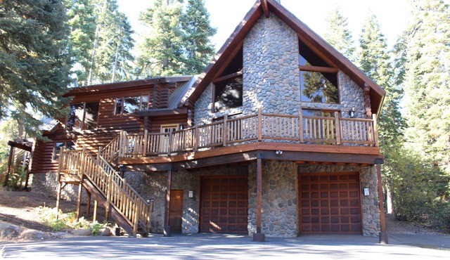 Recreation Dream - Beautiful Mountain Home on National Forest Trails