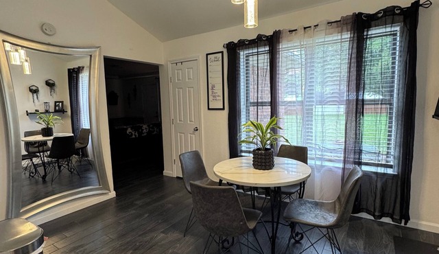 Red Raven – RLS Collection in Euless