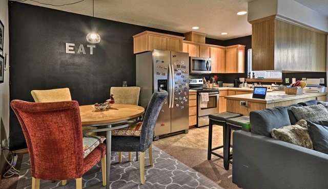 Relaxing Townhome w/ Patio: 25 Miles to Portland!