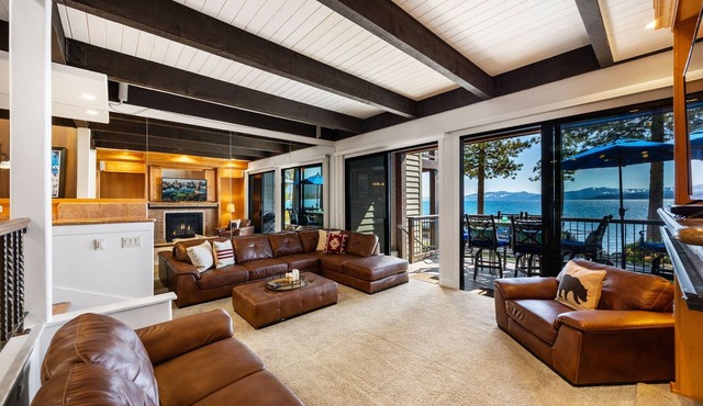 Remodeled 4BR Lakefront w/Exceptional Amenities