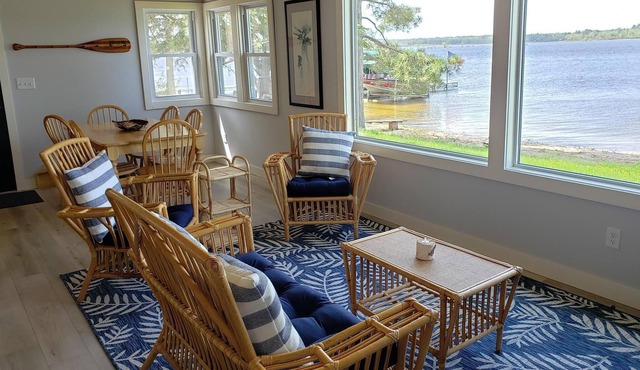 Remodeled Beachfront Cabin on Wolf Lake w/ dock & firepit!