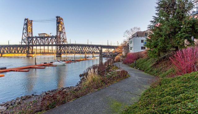 Renovated waterfront condo near the Pearl District