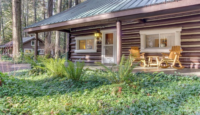Restored log cabin w/classic porch - near river, trails, hot springs, & more