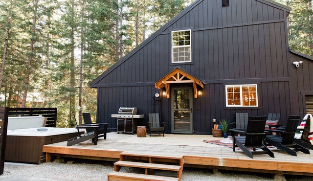 Retro Lodge with Modern Comforts