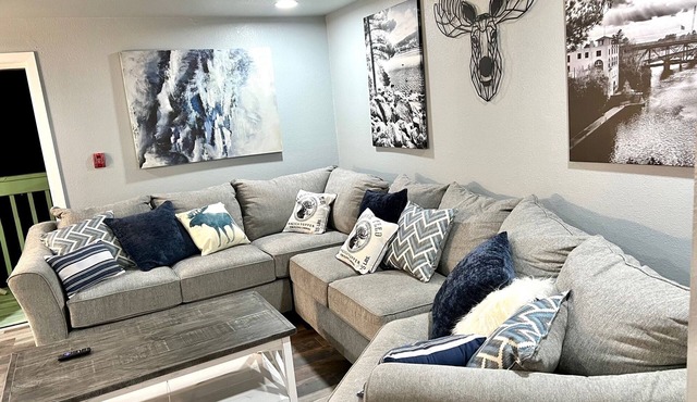 Ritchie’s Woodmere Estates: Blue Moose
