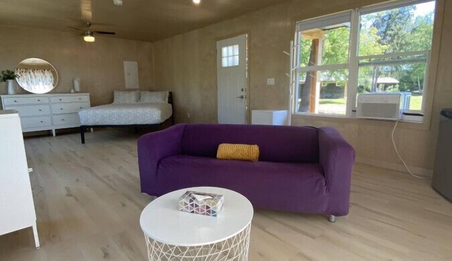 River's Edge Retreat - Shale Glamping Cabin in Clearwater
