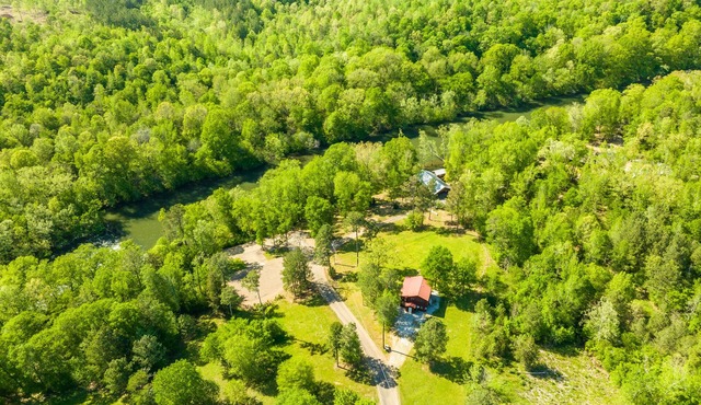 Riverfront Cabin on the Little Missouri 3 bed, 3 bath TriPlex