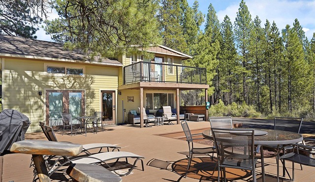 Riverfront Cabin w/Trails, Hot Tub, Wood Stove, AC & River Views + dogs OK