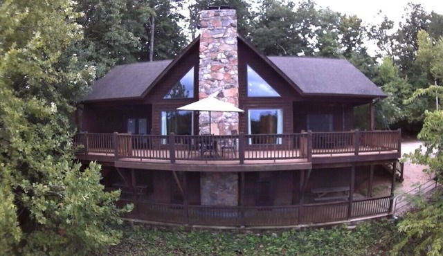 Riverfront Current River Cabin in Van Buren Mo!