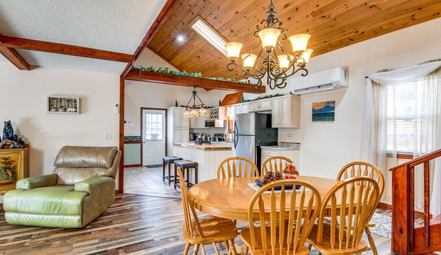 Riverfront Peru Cabin ~ 2 Mi to Lake Champlain! in Peru