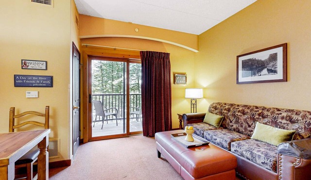 Riverfront View Resort Stay in Wisconsin Dells