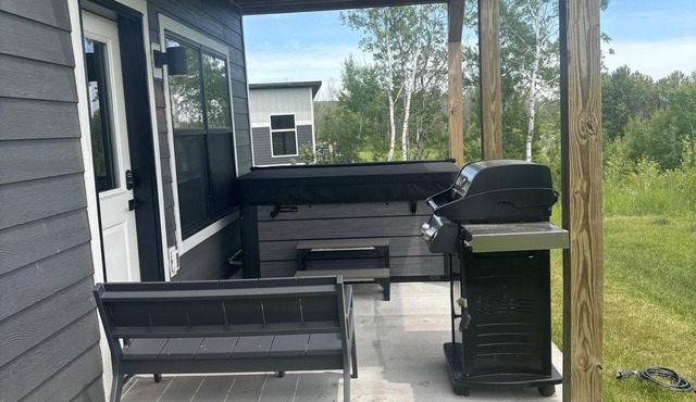 RiverWest Hunters Landing - Hot Tub - Riverfront - Dogs