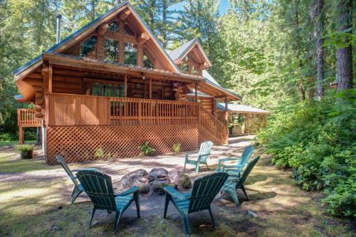 Riverwoods Lodge - Meredith Lodging