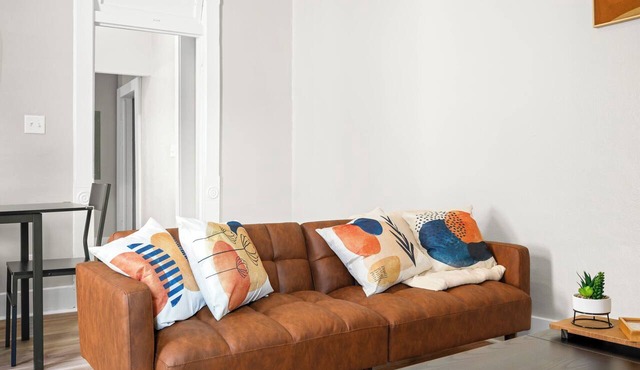 Roadmap Lodging: Maple B, 2BR Furnished Monthly, Pet OK, Workspace in Columbus