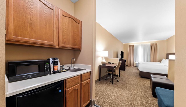 Roanoke Suites in Roanoke