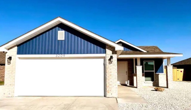 ROCK&ROLL~KING BED-TEXAS TECH-LUBBOCK- NEW-3 BDRM SLEEPS 6 in Lubbock