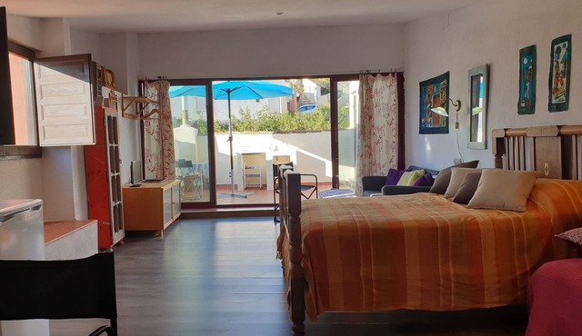 Rooftop studio located between the beach in Cambrils and the Priorat wine district in Duesaigües