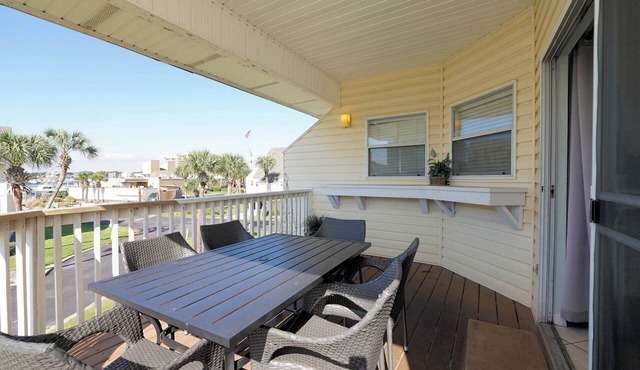 Room for Everyone Pet-Friendly 3BR Near the Beach