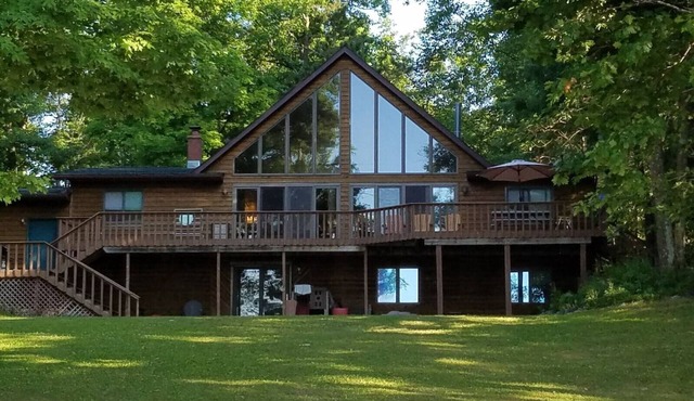 Round Lake Cabin Retreat