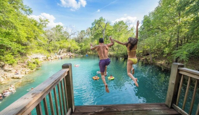 Royal Springs Riverfront Retreat on 3 acres, kayak/canoe, boat ramp, huge decks! in obrien