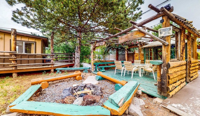 Rustic cabin with magnificent shared amenities