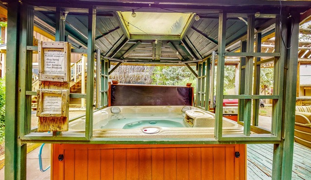 Rustic cabin with stellar shared amenities