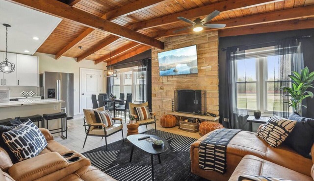 Rustic Charm Meets Modern Luxury in Lombard