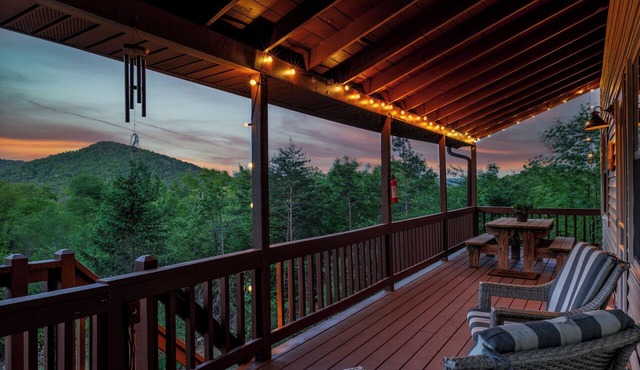 Rustic Cottage in Blue Ridge: Hot Tub Mtn Views Pets Fire Pit EV Charger in Mineral Bluff